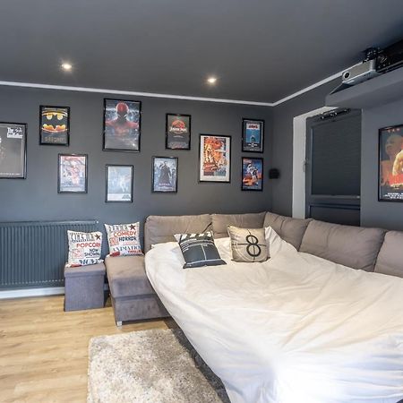 Chichester Cinema House Near Witterings And Goodwood Estate ภายนอก รูปภาพ